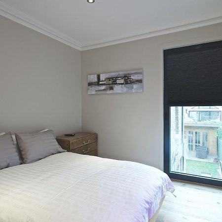 Modern Bedroom In London !! Exteriör bild