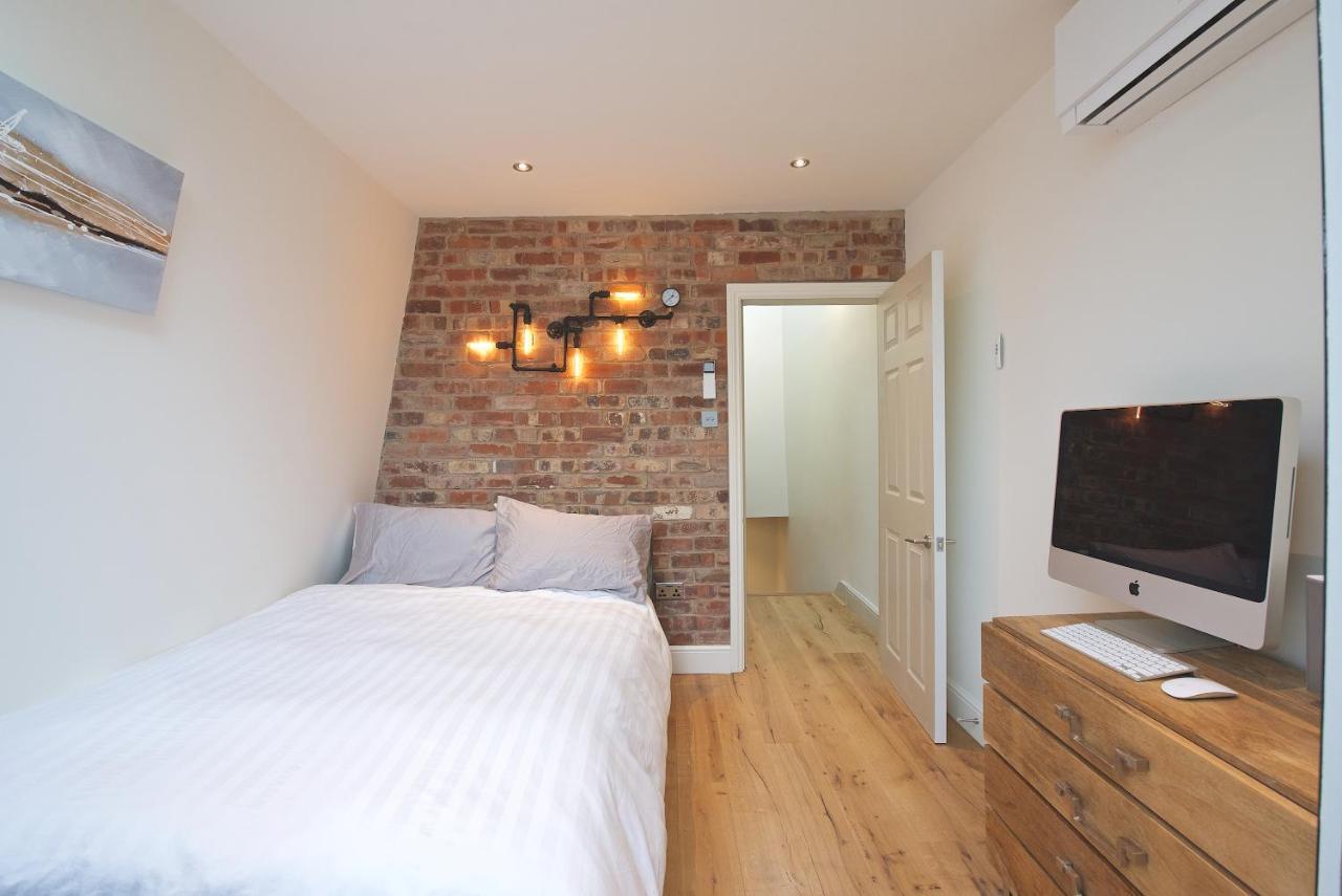 Modern Bedroom In London !! Exteriör bild