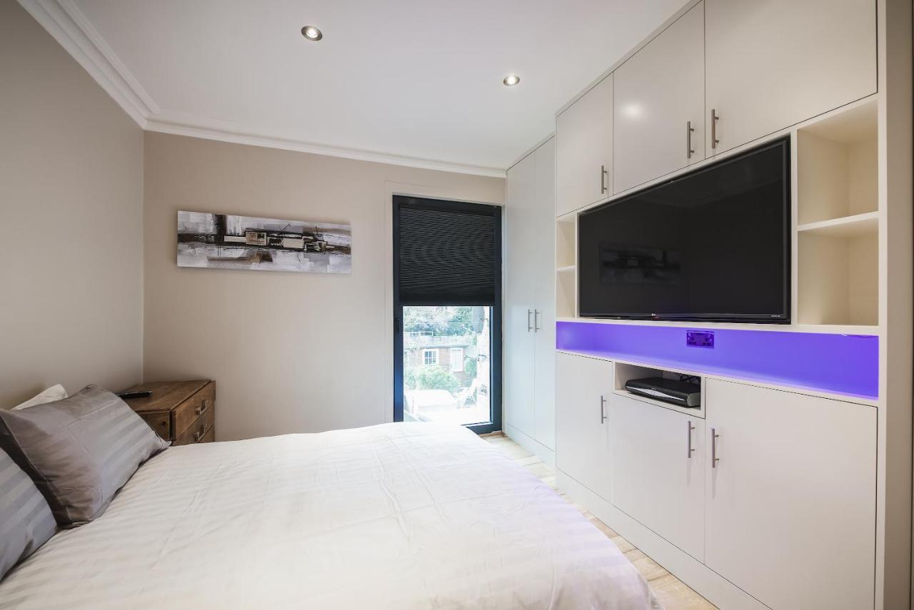 Modern Bedroom In London !! Exteriör bild