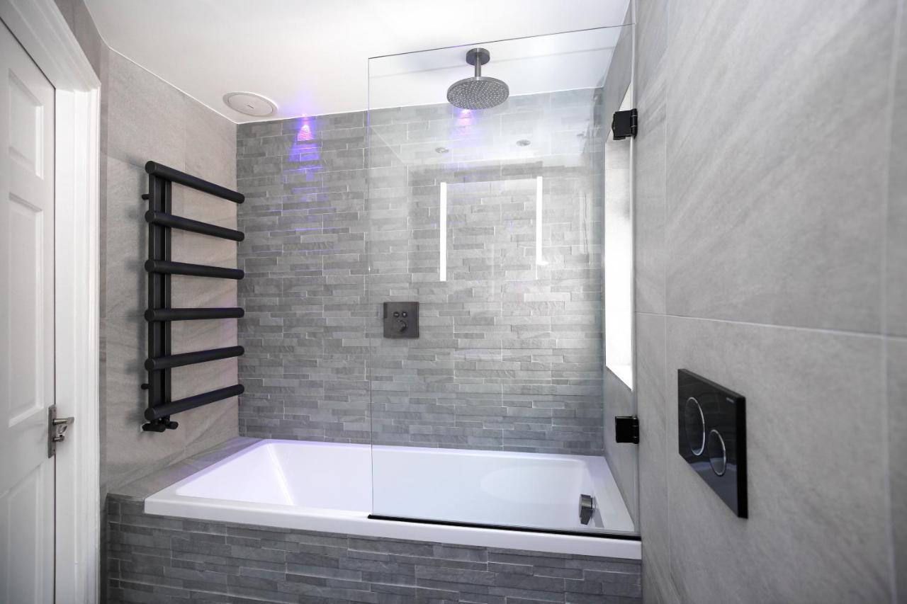 Modern Bedroom In London !! Exteriör bild