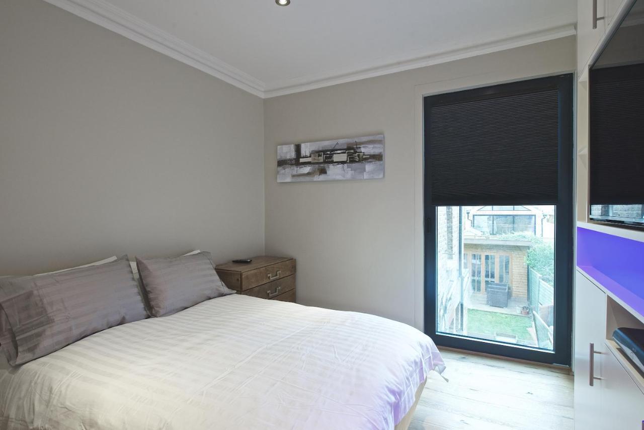 Modern Bedroom In London !! Exteriör bild